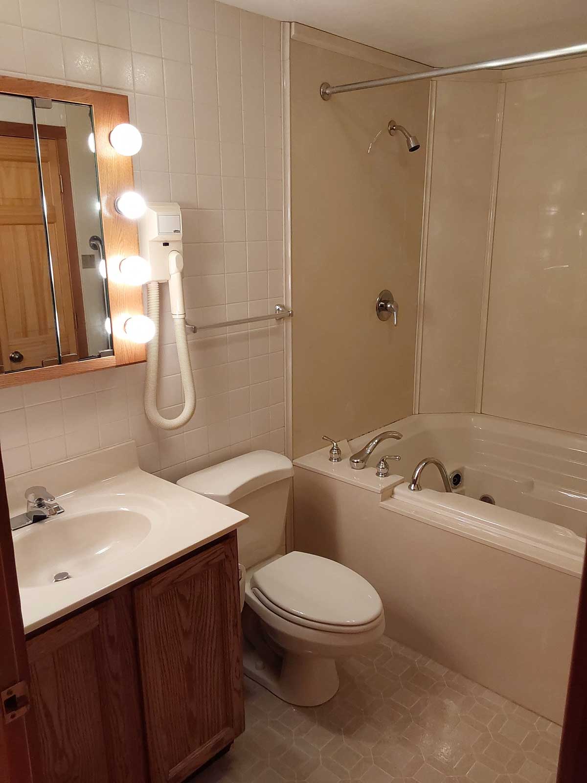 Beach Haven Escape LaRiviere Private Lake Homes